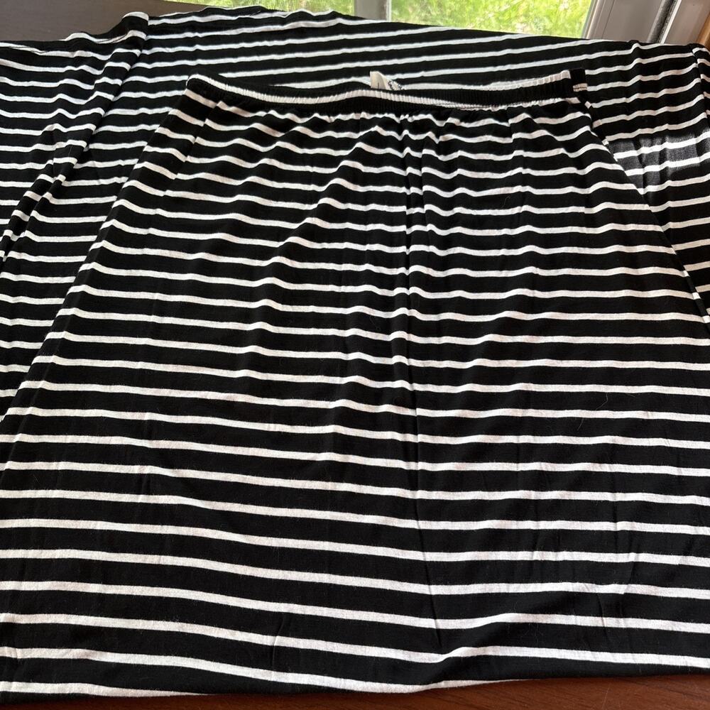 Fantastic Fawn Large Black And White Stripped Maxi Skirt